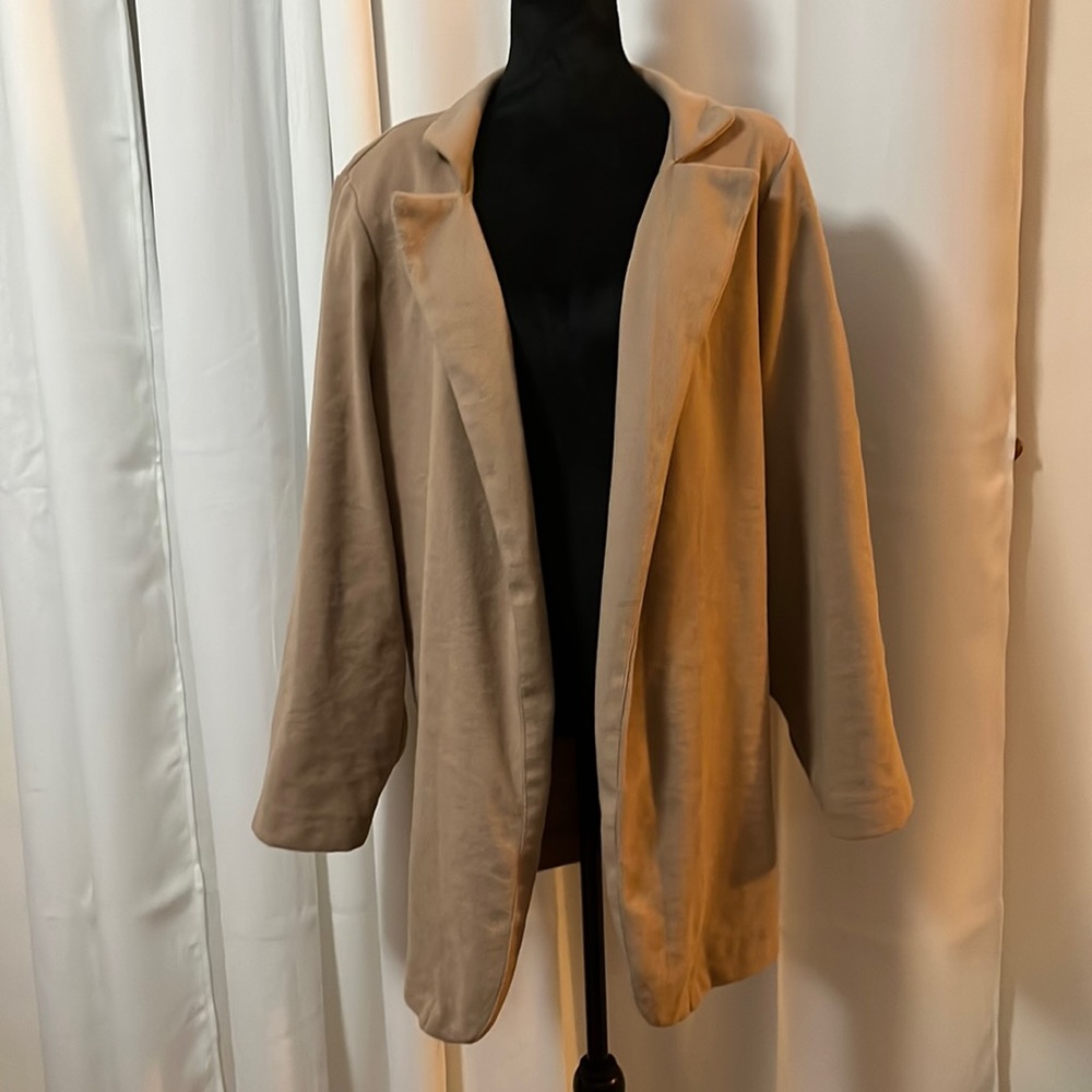 Woman's lightweight jacket